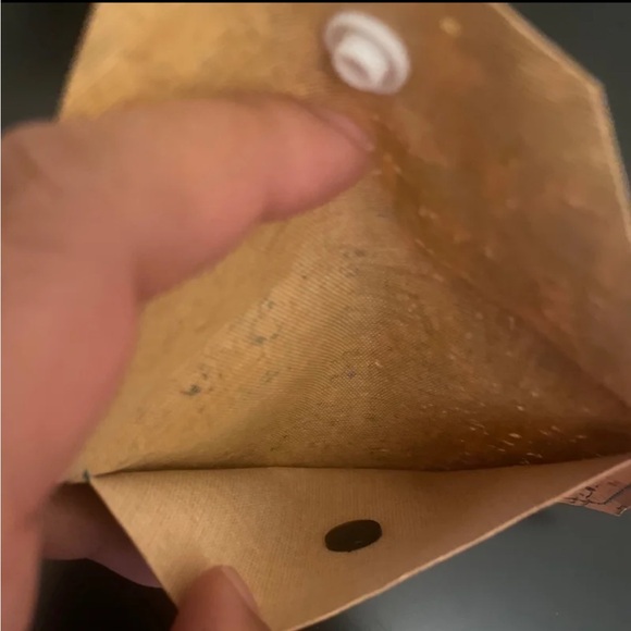 Handmade coin wallet made out of corkscrew comes with clear bag (new) - Picture 3 of 4